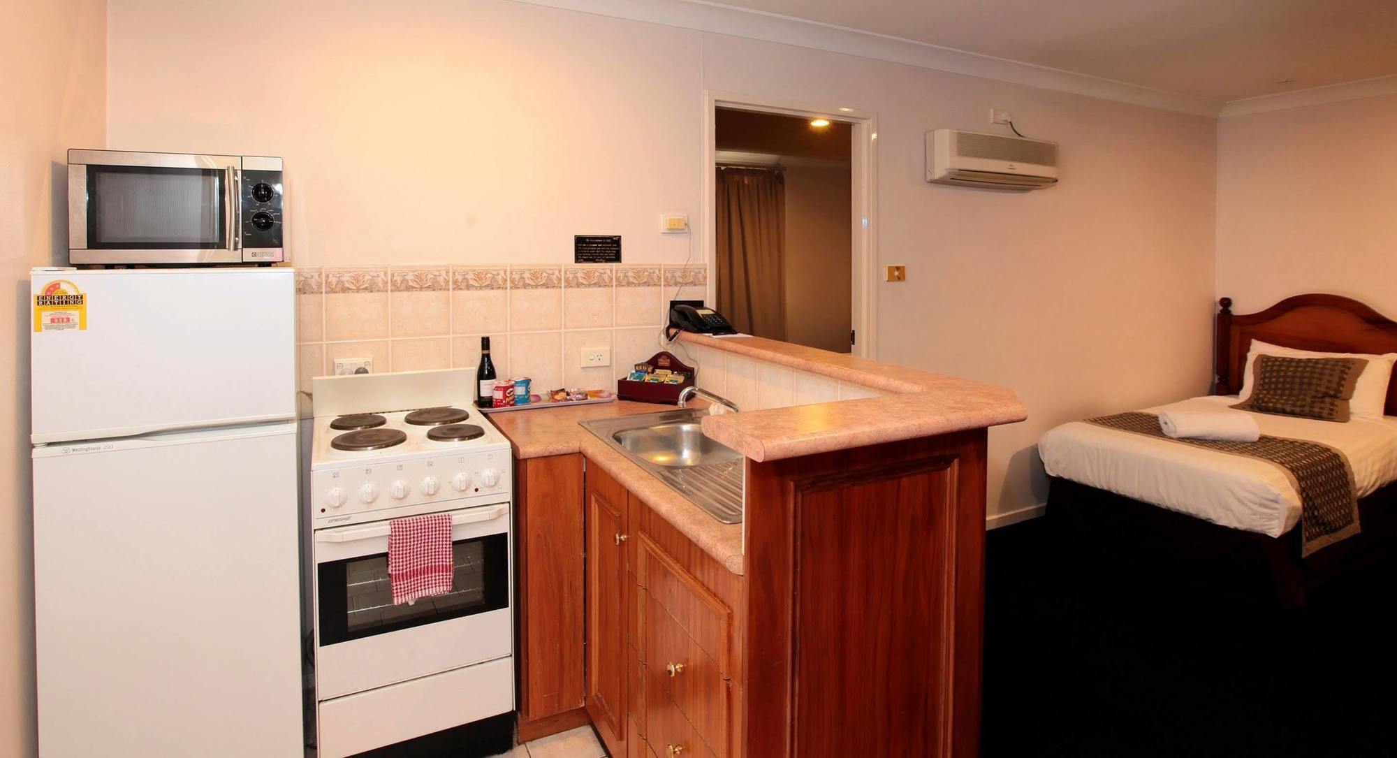 Best Western Ambassador Motor Inn&Apartments Wagga Wagga Exterior foto